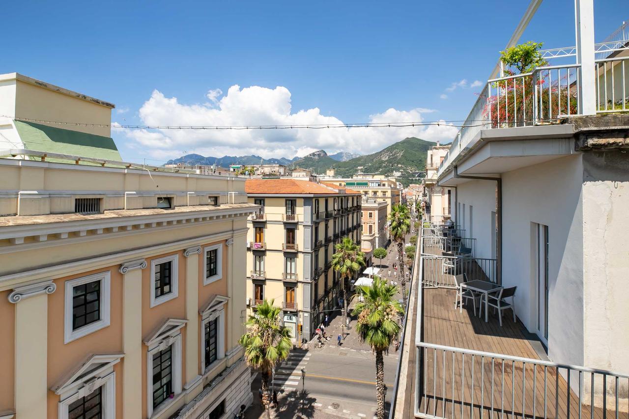 Residenza Eleonora Bed & Breakfast Salerno Luaran gambar