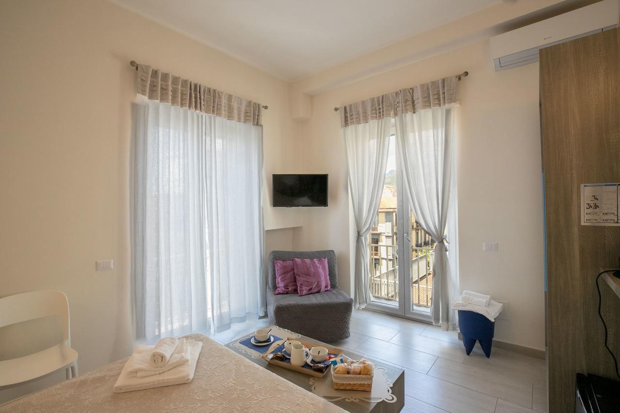 Residenza Eleonora Bed & Breakfast Salerno Luaran gambar